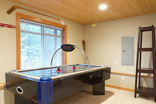 Welcome Road — Kestrel-built home in Glacier, WA, photo 4 of 15