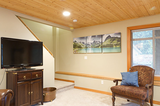 Welcome Road — Kestrel-built home in Glacier, WA, photo 5 of 15